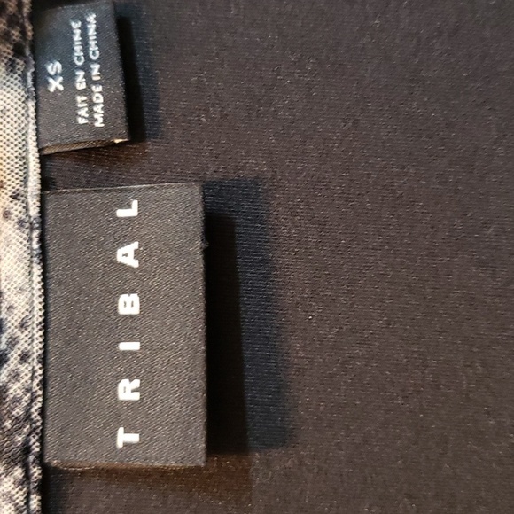 Tribal Abstract Design Stretch Crossover Top XS - Picture 2 of 6